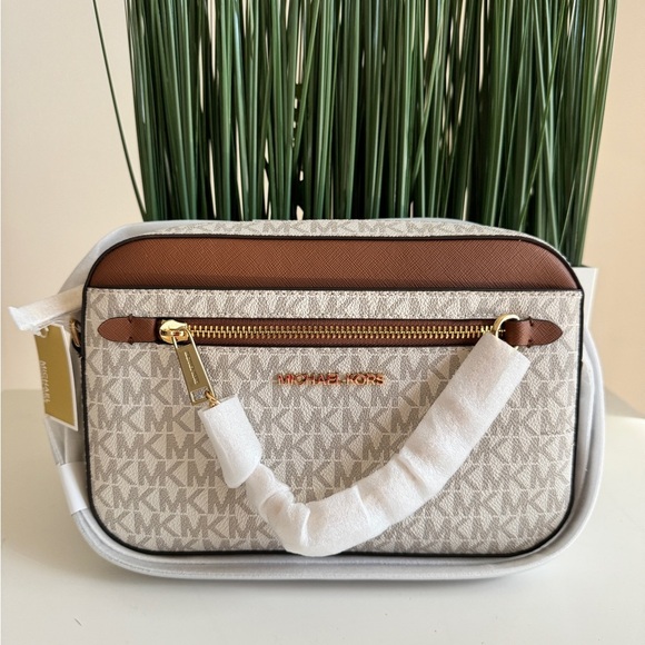 NWT Michael Kors authentic - Picture 8 of 8